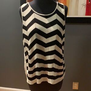 Charming Charlie black/white chevron front tank, S